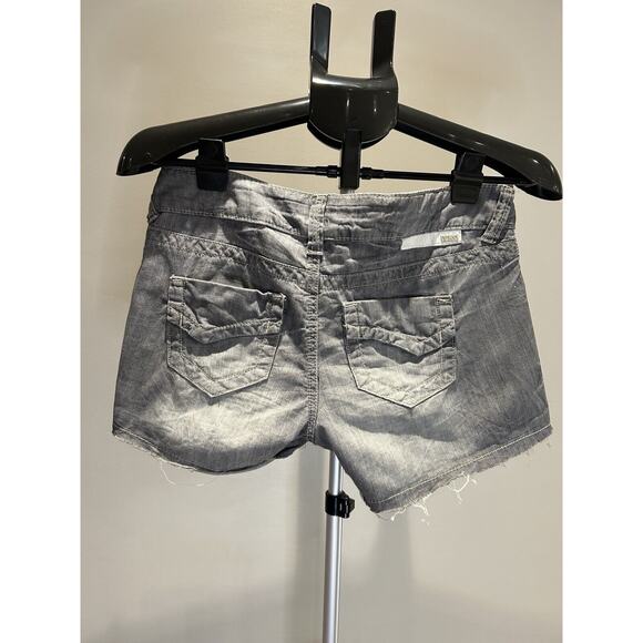 YNO Women's size 5 Shorts - Picture 2 of 4